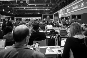 Reporters tweet from the spin room during the Republican debate. Photo by Anna Sortino. 
