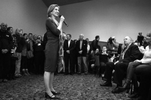 Carly Fiorina speaks to her guests at her pre-Super Bowl party. Photo by Anna Sortino. 