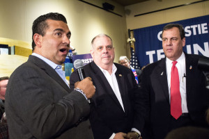 The Cake Boss (Buddy Valastro) introduces Governor Christie. Photo by Anna Sortino. 