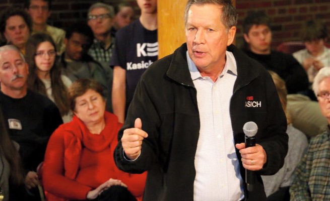 Ohio Governor John Kasich makes his case to New Hampshire voters at his 102nd Town Hall,  three days before election day. Photo by Matt Waskiewicz